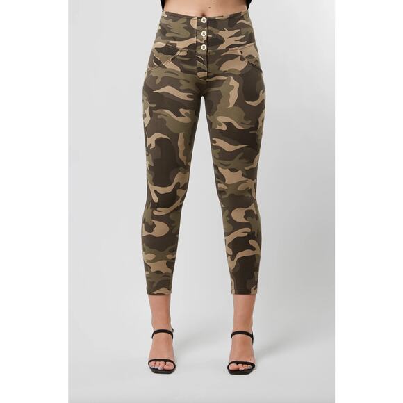 Freddy Green Camo High Rise 3 Button High Waist Ankle Pant Legging Size Small - Picture 1 of 14